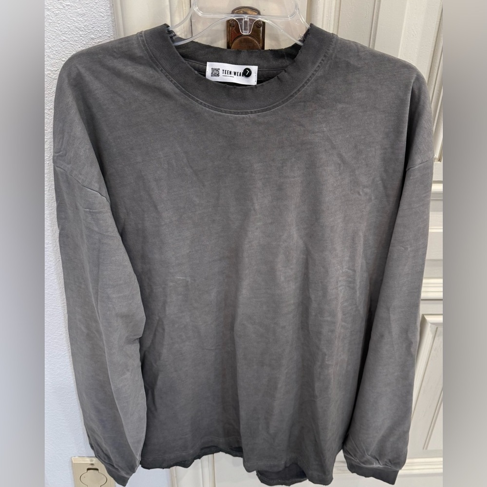 Teen Wear Gray long sleeves shirt. European